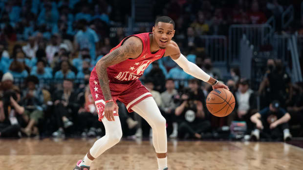 Dejounte Murray dribbles during the 2022 NBA All-Star Game.